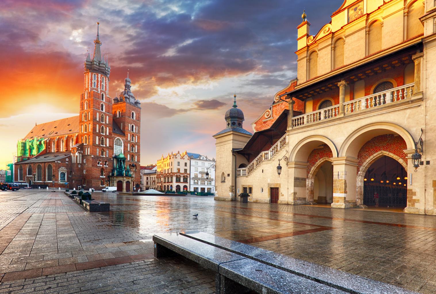 Krakow Market Square, Poland iStock-615409838